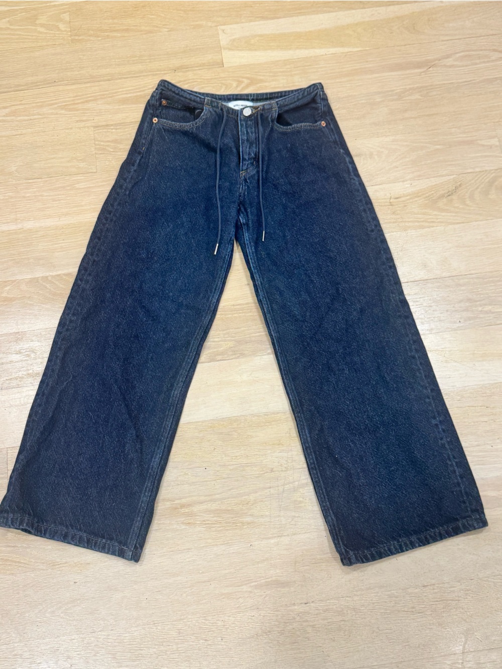 STILL HERE COOL JEANS SIZE 24